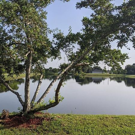 Port Saint Lucie A Little Piece Of Heaven- Peaceful Lake View Apartment- 1 Min From I95 And Turnpike Port St. Lucie Exterior foto